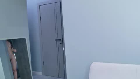 Snapshot of ksenyahot chatting on 03.05.25 WebcamWhore online show from 03.05.25