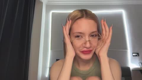 Bella and Alexandra online show from 01.18.26