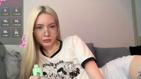 Bella and Alexandra online show from 06.23.26