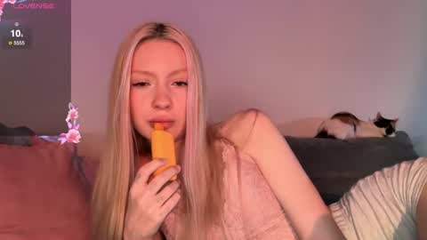 Bella and Alexandra online show from 07.20.26
