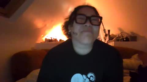 Snapshot of kweamypie chatting on 10.11.25 Kweampie 3 online show from 10.11.25