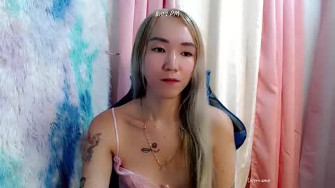 Snapshot of kweenie1026 chatting on 05.23.26 kweenie1026 online show from 05.23.26