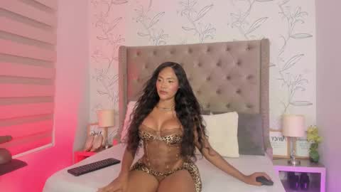 kyaraebony_ online show from 02.28.26