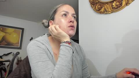 Snapshot of kyhara chatting on 12.30.24 kyhara online show from 12.30.24