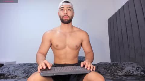 Snapshot of kyle_collinz chatting on 10.14.25 Kyle collinz online show from 10.14.25