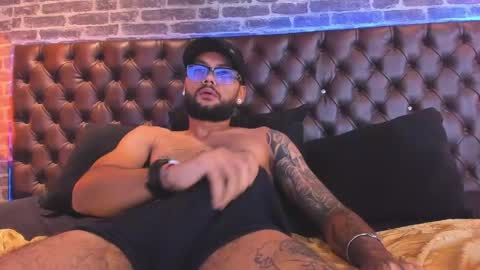 ---kylee--- online show from 04.17.26