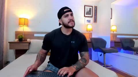 kylenorth_ online show from 10.04.25