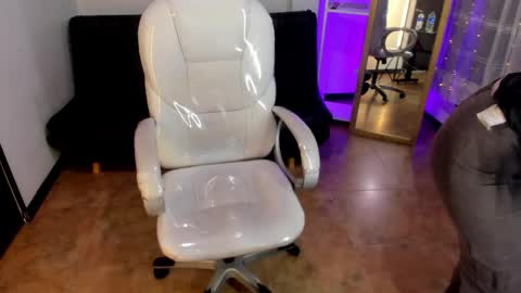 kylie online show from 10.16.25