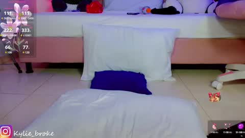 Snapshot of kylie_hottt_ chatting on 01.14.25 k ylie online show from 01.14.25