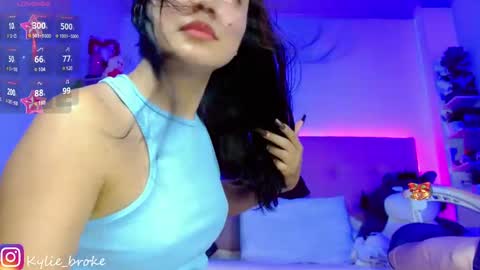 Snapshot of kylie_hottt_ chatting on 01.20.25 k ylie online show from 01.20.25