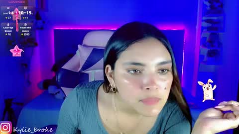 Snapshot of kylie_hottt_ chatting on 02.13.25 k ylie online show from 02.13.25