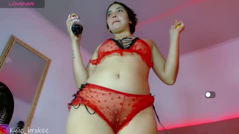 Snapshot of kylie_hottt_ chatting on 03.02.25 k ylie online show from 03.02.25