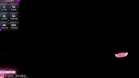 Snapshot of kylie_hottt_ chatting on 11.13.25 k ylie online show from 11.13.25