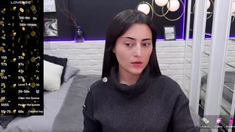 Snapshot of kylie_mellow chatting on 01.28.25 Kylie online show from 01.28.25