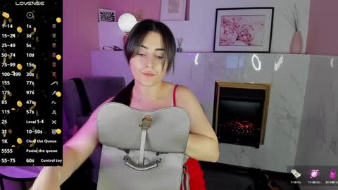 Snapshot of kylie_mellow chatting on 02.04.25 Kylie online show from 02.04.25