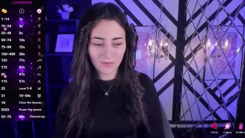 Snapshot of kylie_mellow chatting on 03.05.25 Kylie online show from 03.05.25