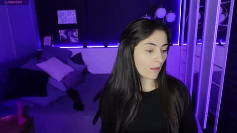 Snapshot of kylie_mellow chatting on 03.09.25 Kylie online show from 03.09.25