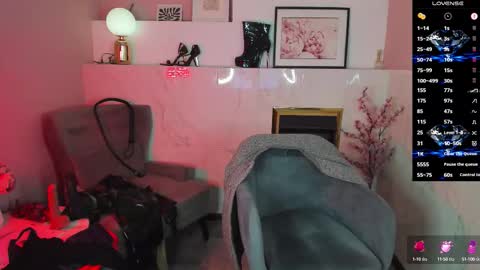 Snapshot of kylie_mellow chatting on 09.28.25 Kylie online show from 09.28.25