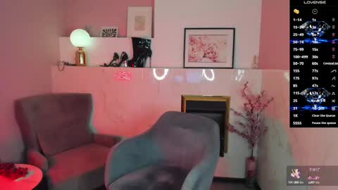 Snapshot of kylie_mellow chatting on 10.12.25 Kylie online show from 10.12.25