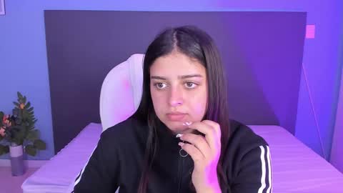 Kylie Reyes  online show from 01.13.25