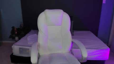 Kylie Reyes  online show from 01.22.25