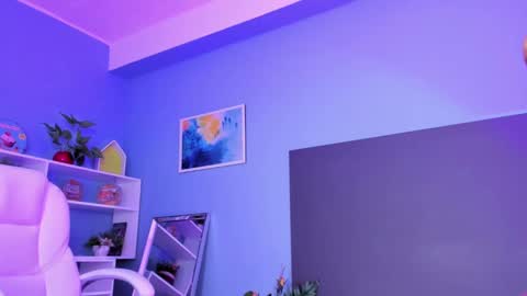 Kylie Reyes  online show from 01.28.25