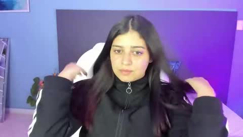 Kylie Reyes  online show from 01.28.25