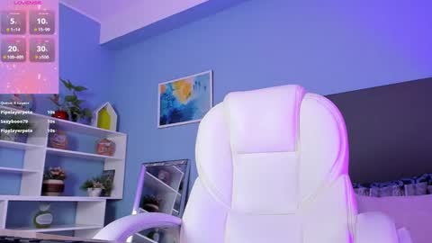 Kylie Reyes  online show from 03.04.25