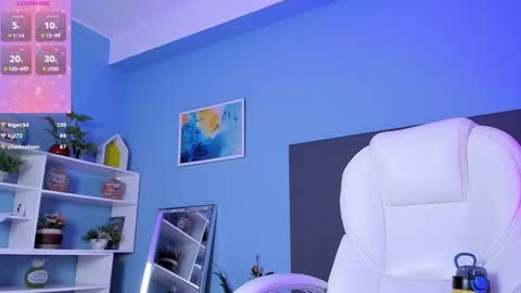 Kylie Reyes  online show from 03.08.25