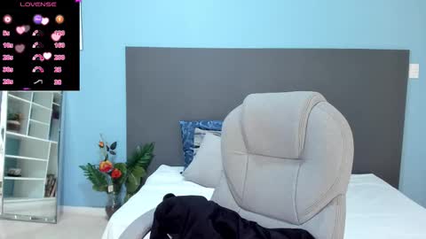 Kylie Reyes  online show from 09.17.25