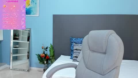 Kylie Reyes  online show from 10.27.25