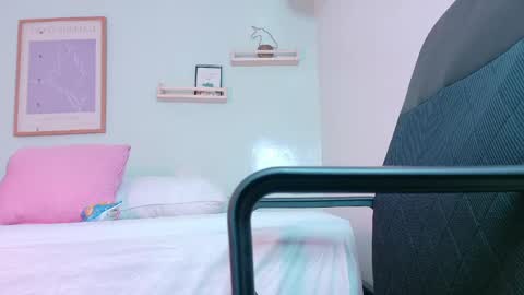 KYLIE  online show from 04.16.26