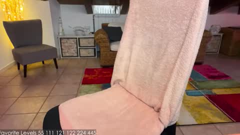 Kylie  online show from 11.13.25