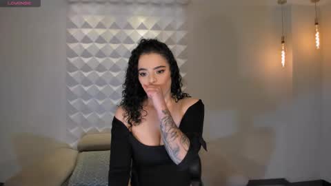 Snapshot of kyliejenkins1 chatting on 10.26.25 Kylie Jenkins online show from 10.26.25