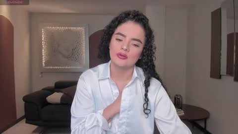 Snapshot of kyliejenkins1 chatting on 11.12.25 Kylie Jenkins online show from 11.12.25