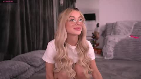 Kylie online show from 10.21.25