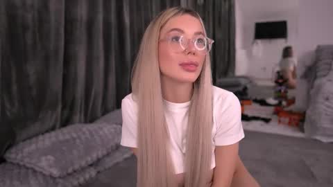 Kylie online show from 10.28.25