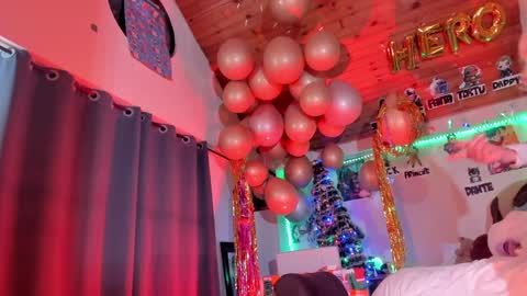 Snapshot of kyliekandy chatting on 12.10.24 online show from 12.10.24