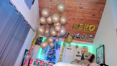 Snapshot of kyliekandy chatting on 12.25.24 online show from 12.25.24