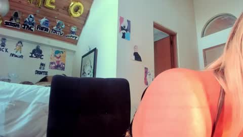 Snapshot of kyliekandy chatting on 02.21.25 online show from 02.21.25