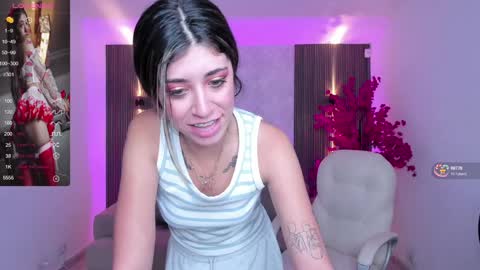 Snapshot of kyliie_jones chatting on 12.30.24 KYLIE online show from 12.30.24