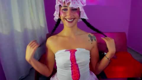 Kym Giraldo online show from 11.01.25