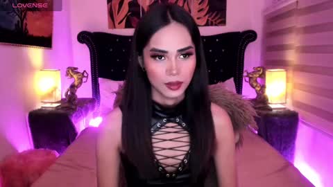 Snapshot of kyndall_mesh chatting on 02.12.25 Kyndall online show from 02.12.25