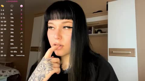 Eva online show from 11.30.25