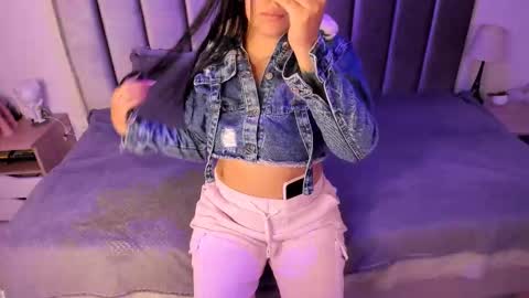 Emily  Laila  online show from 12.01.25