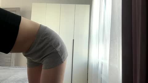 Snapshot of kyragraise chatting on 06.05.26 Kira online show from 06.05.26