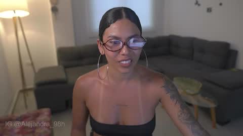 Snapshot of kyria__1 chatting on 09.17.25 schedule 300 pm - 1100pm colombia time online show from 09.17.25