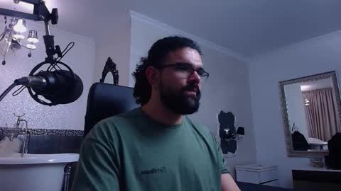 Snapshot of kysonrhodes chatting on 12.16.25 KysonRhodes online show from 12.16.25