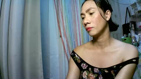 kyutshyne online show from 02.04.25