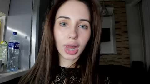 Snapshot of l1tww chatting on 03.06.25 Malika online show from 03.06.25